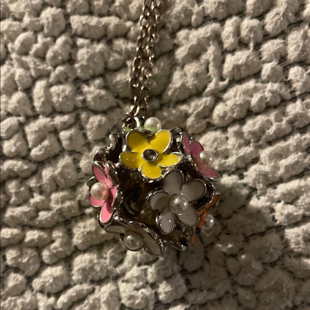Pier One Spring Flowers Bouquet Pendant Faux Pearls 16” Necklace